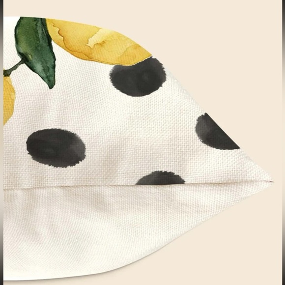 2 pc Polka Dot Lemon Cushion Covers (Cover Only) - Picture 2 of 3